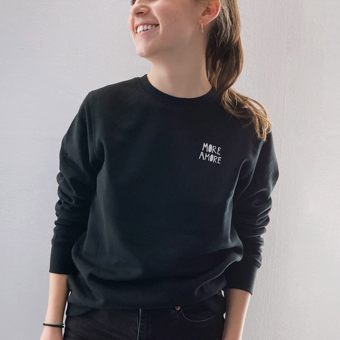 More Amore / Unisex Sweatshirt mit Stick