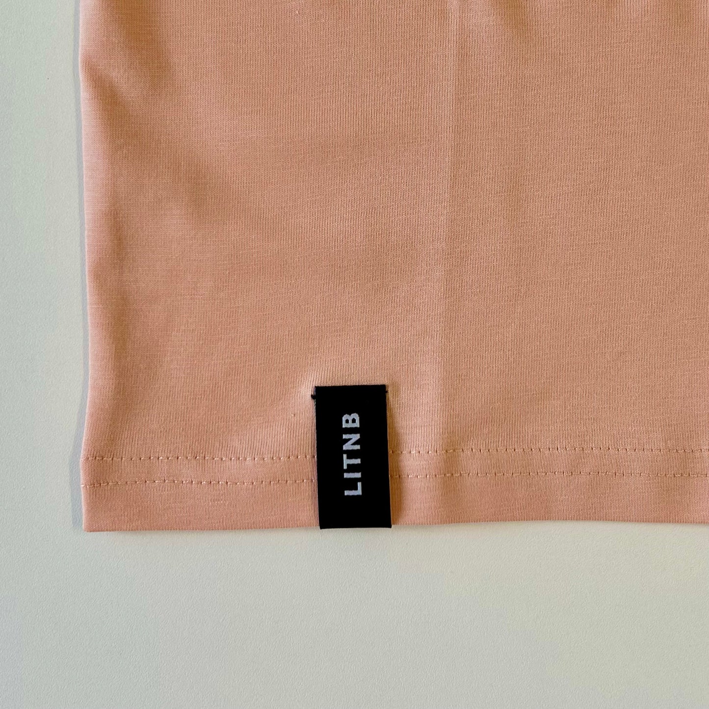 All we have is now / Peach T-Shirt mit Print